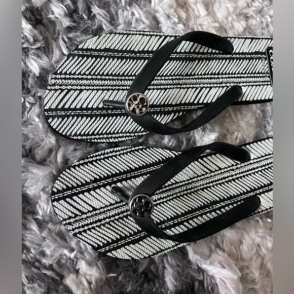 🖤Coach Flip-Flops🖤 - Picture 7 of 10